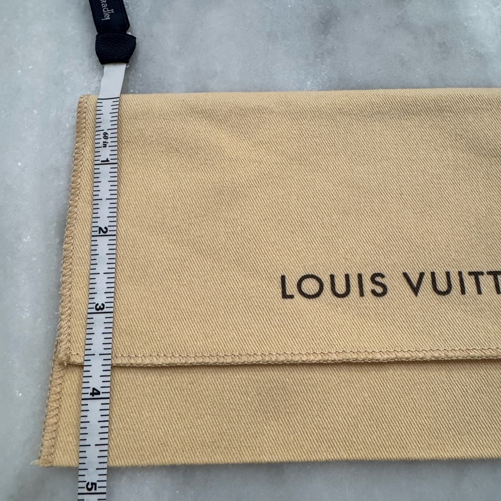 Excellent conditioned LV dust bag. Reposhing because my bag doesn’t fit. - Picture 4 of 5